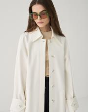 üçgen manşetli trençkot beyaz