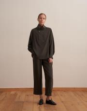 çıtçıt kapamalı ipeksi gömlek haki