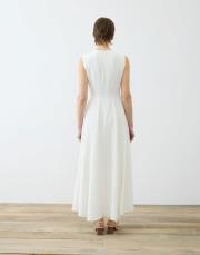 aliza krep kolsuz oturtmalı elbise beyaz 4